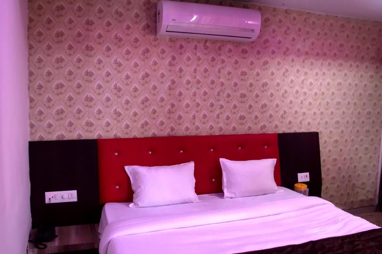 Hotel Shree Palace And Restaurant Ratlam ภายนอก รูปภาพ