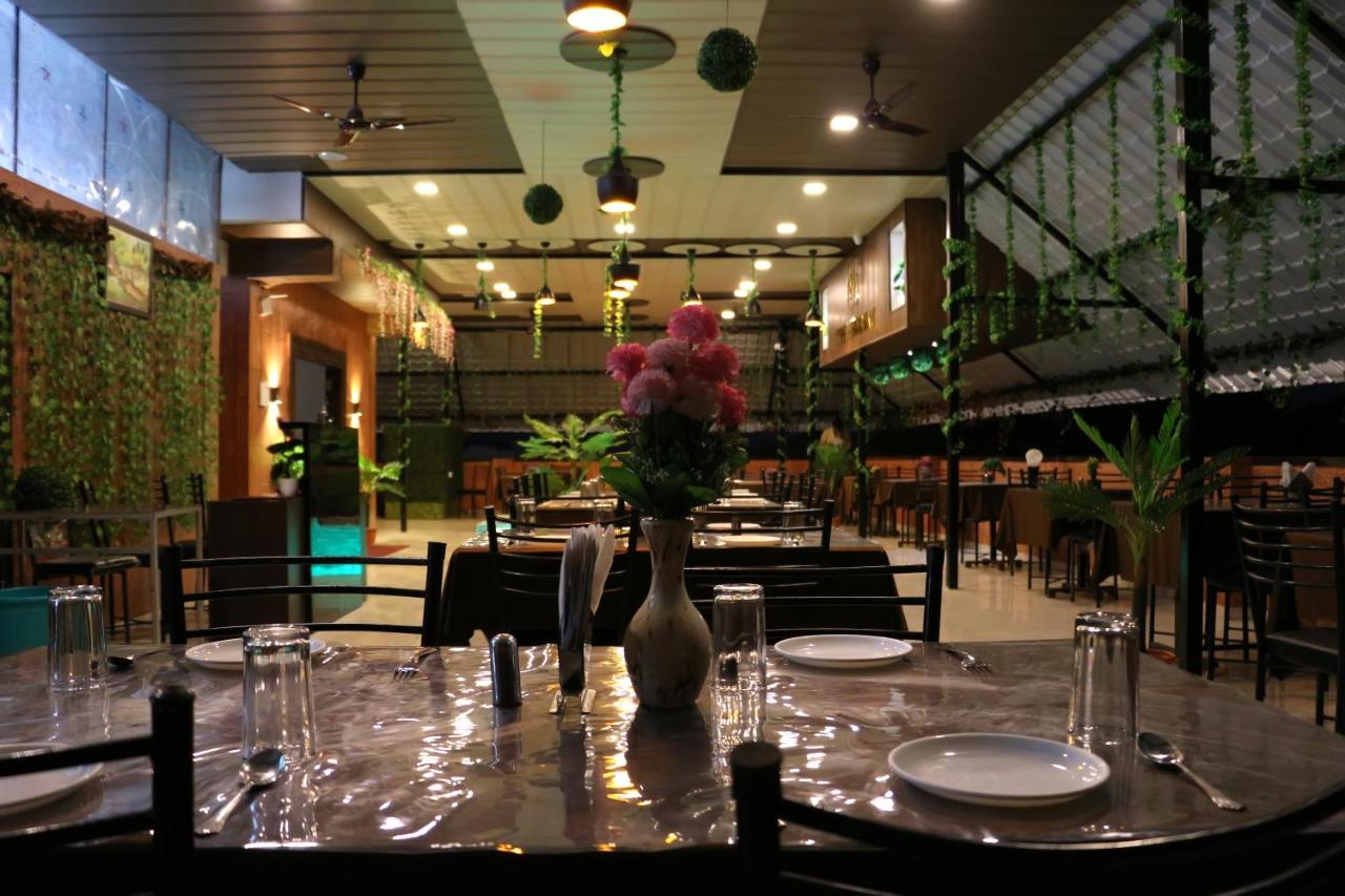 Hotel Shree Palace And Restaurant Ratlam ภายนอก รูปภาพ