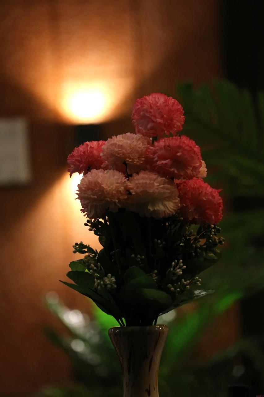 Hotel Shree Palace And Restaurant Ratlam ภายนอก รูปภาพ